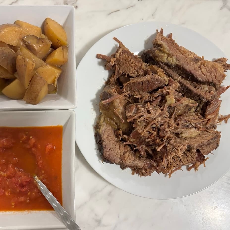 Beef Brisket with Tomato Sauce (Using Slow Cooker)
