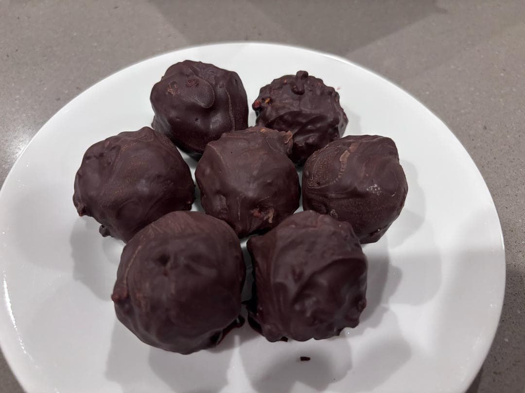 Peanut Butter Date Chocolate Truffles (5 Ingredients)