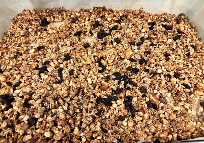 Add Raisins & Final Toast (5–8 Minutes)