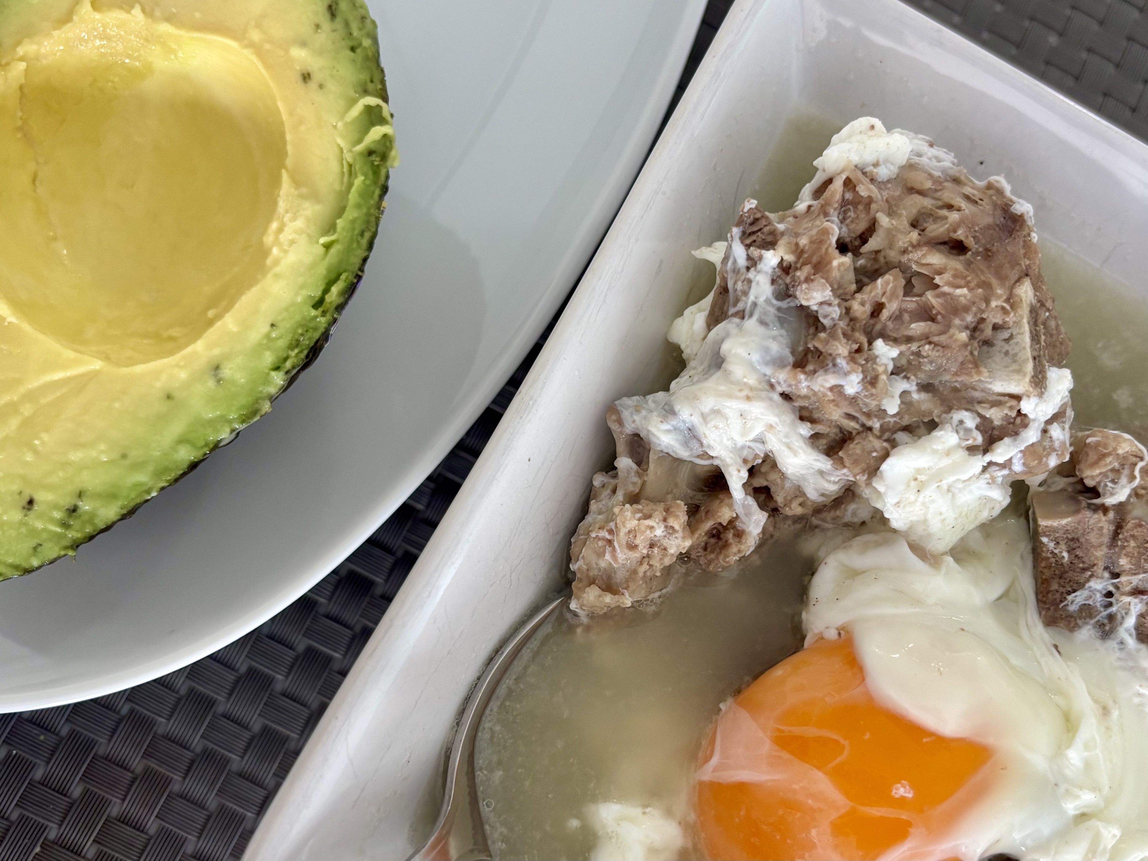 Avocado and pork bone soup