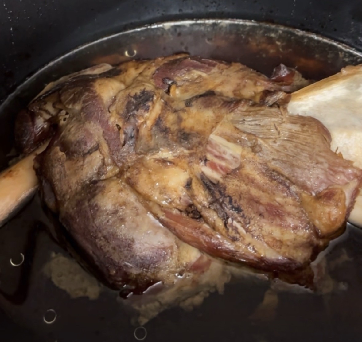 braised lamb shoulder in slow cooker