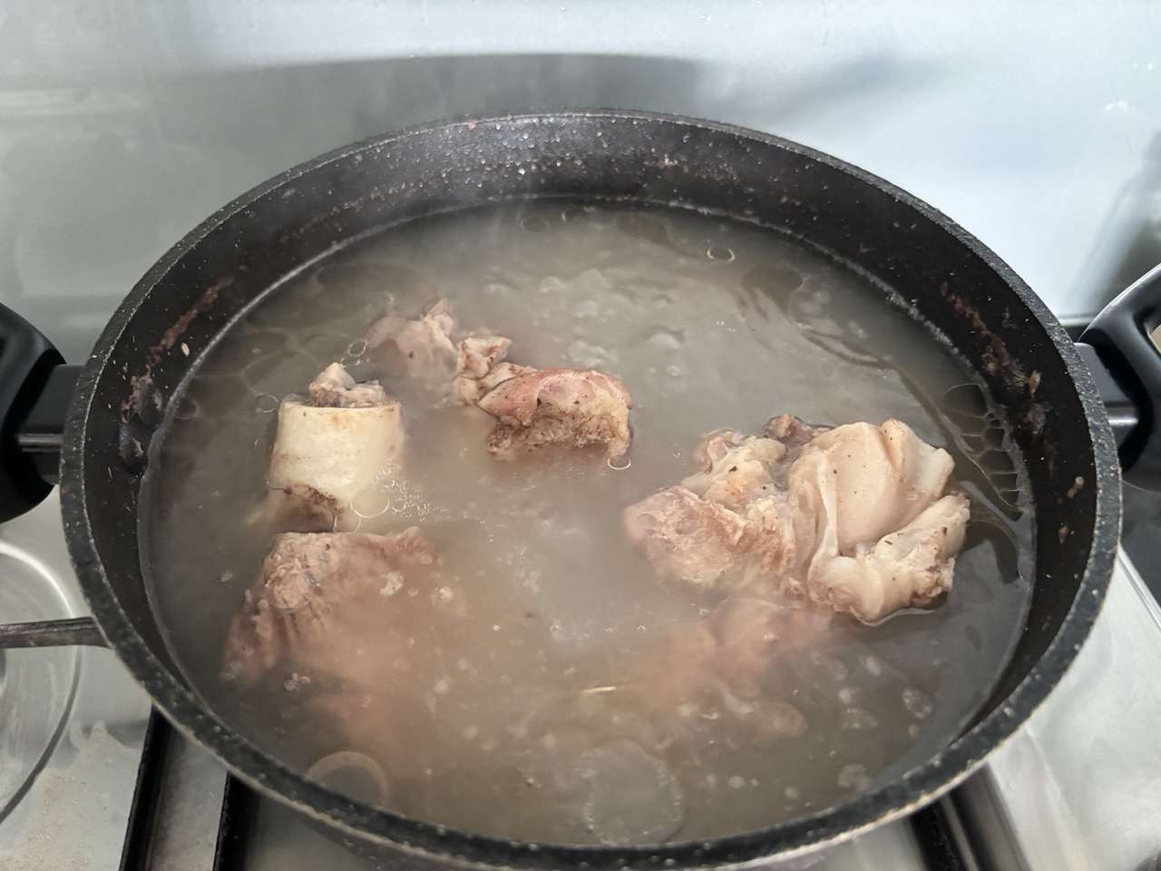 Pork bone broth