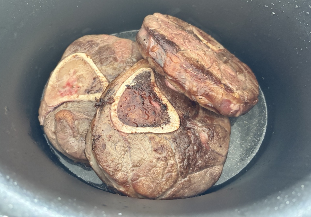 Seared beef shanks in the pot
